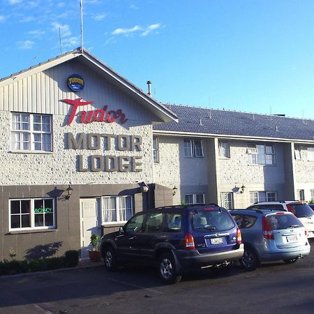 Tudor Motor Lodge Hamilton Exterior photo