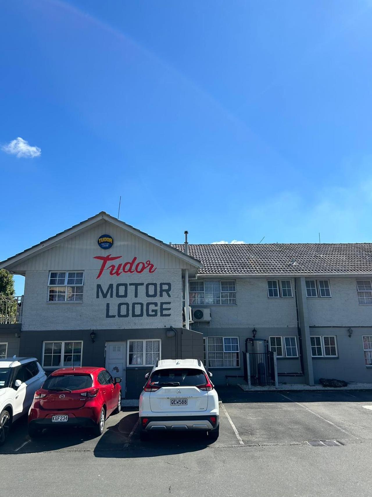 Tudor Motor Lodge Hamilton Exterior photo