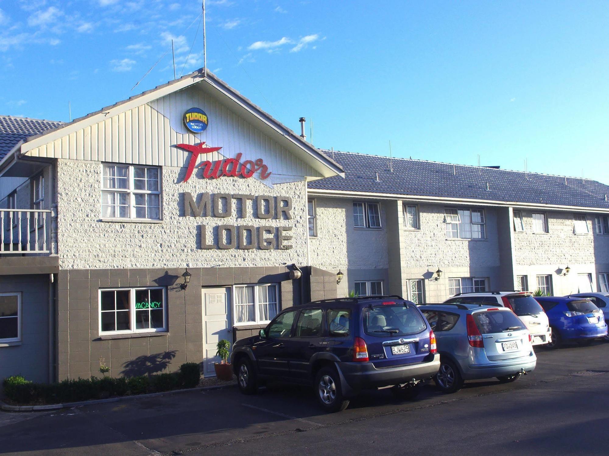 Tudor Motor Lodge Hamilton Exterior photo