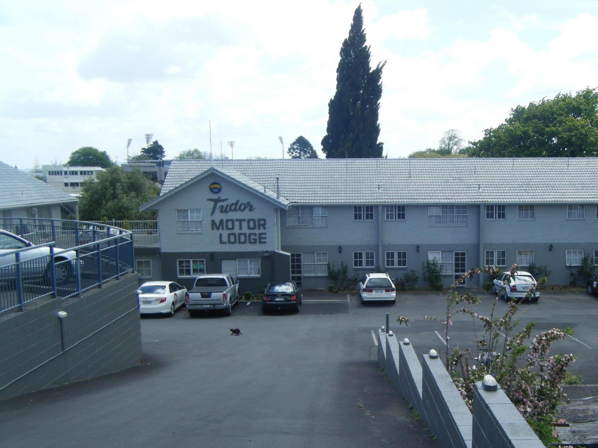 Tudor Motor Lodge Hamilton Exterior photo