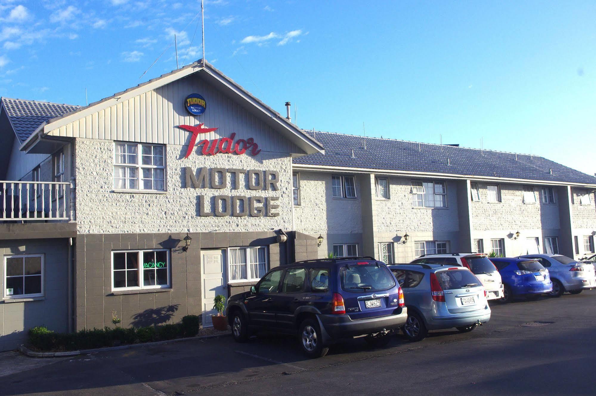 Tudor Motor Lodge Hamilton Exterior photo